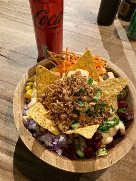 hawaiian poké bowl - eindhoven  Remove bowl