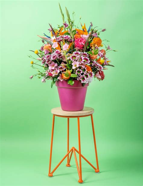 heemskerk flowers decorative materials  Heemskerk Flowers offers ceramic pots and fruit boxes as decoration material