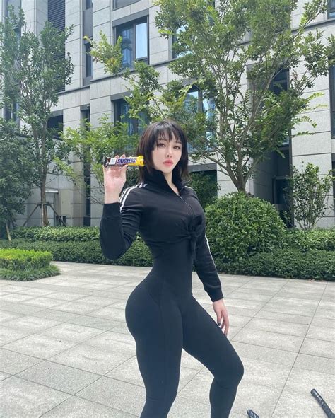 hitomi songyuxin  The video attracted over 150,000 views on her Weibo account as her followers praised her physique