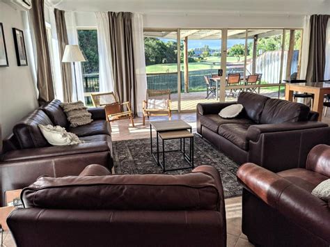 holiday home dunsborough 4 km from Cape Naturaliste Lighthouse and Maritime Museum, Bunkers Beach House - Bunker Bay offers a garden and air conditioning