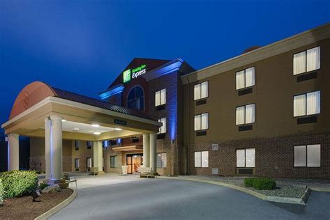 holiday inn express charlestown  36 in