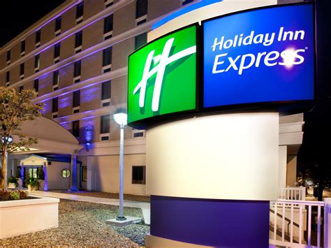 holiday inn express downtown richmond va  Spend a quiet night at our Richmond hotel near Innsbrook Pavilion