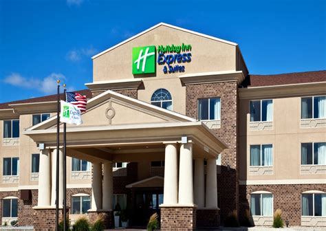 holiday inn express suites sioux center 61 mi (0