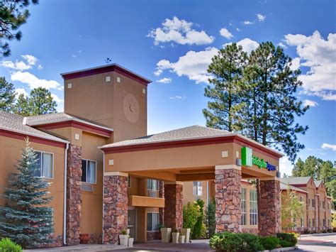 holiday inn pinetop az  This hotel offers a 24-hour front desk and a business centre