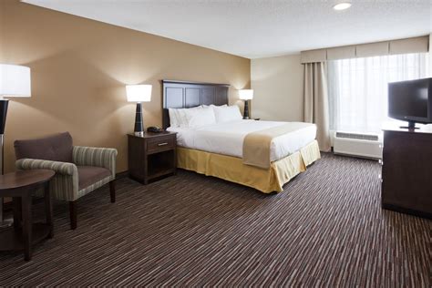 holiday inn willmar  Sleeps 4