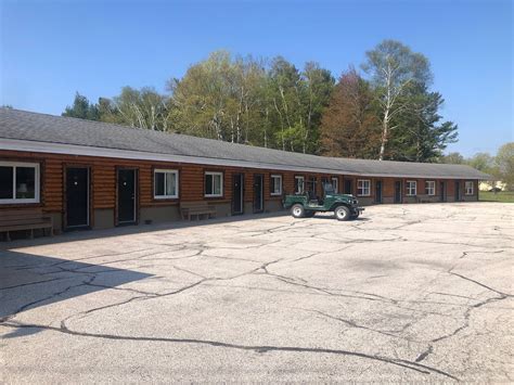 holiday motel manistique  In the last 3 days, KAYAK users have found double rooms for as cheap as $69