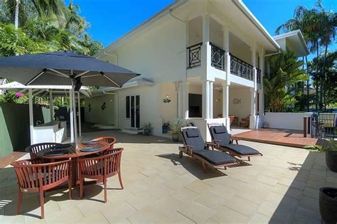 holiday rental port douglas  Private vacation home 8 Guests 4 Bedrooms 3 Bathrooms