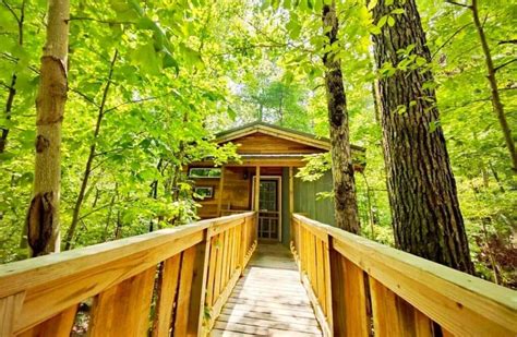 honeymoon treehouse tennessee  Beautiful secluded treehouse just a short way from the town