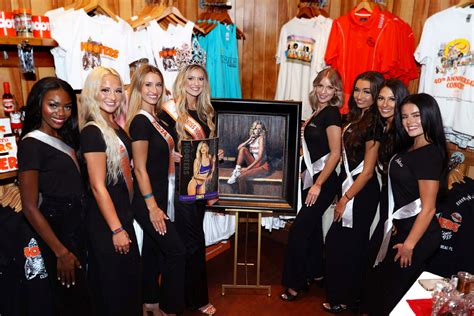 hooters thunder mountain loveland photos  24,751 likes · 139 talking about this · 30,454 were here