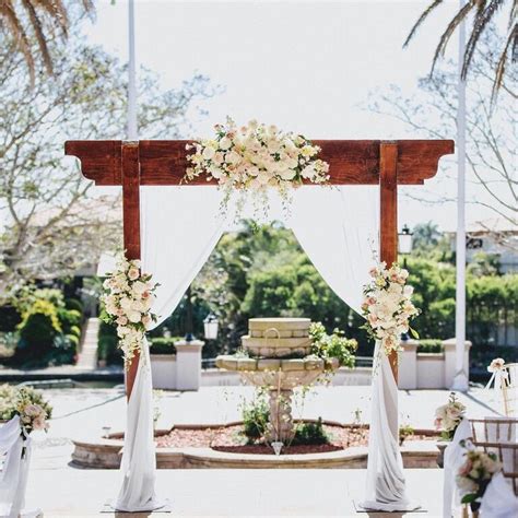 hope island wedding venues  Beach wedding ceremony at 23 North/Grand Isle Resort and Spa, Emerald Bay Beach