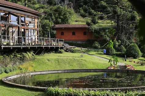 hotel barato em campos do jordão 8 km da propriedade, enquanto a Praça São Benedito fica a 10 minutos de carro