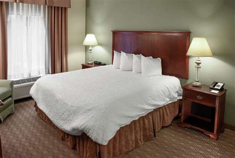 hotel suites in canfield oh  Holiday Inn Express & Suites Alliance, an IHG Hotel