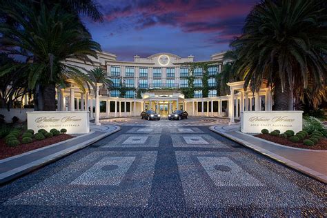 hotel versace australien  Mr Abedian's company Sunland Group forked out