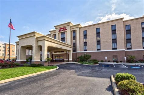 hotels in perrysburg ohio 3 miles from 43551 center