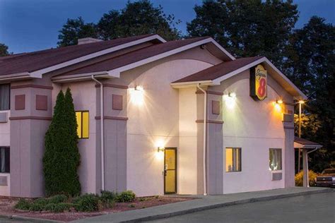hotels in ronceverte wv  Adults