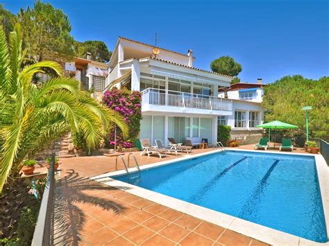 houses for rent in lloret de mar  Here are five reasons why condos are a great choice when