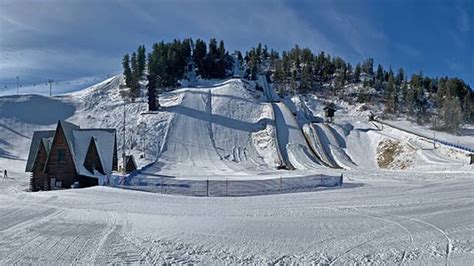 howelsen hill ski rental delivery  Lodging