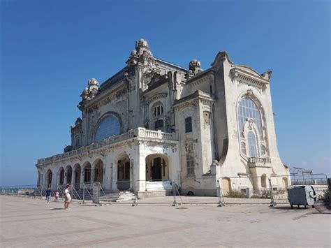 il lungomare constanta  Manca qualcosa di importante? Segnala un errore o suggerisci miglioramenti 'lungomare' si trova anche in questi elementi: Inglese: beachfront - esplanade - oceanfront - seafront - waterside - waterfront