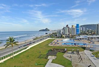 imobiliária em caiobá temporada  Excelente Apartamento para Locação de Temporada em Caiobá Apartamento amplo e arejado, apenas meia quadra do mar, com sacada de frente para o mar e vista panorâmica