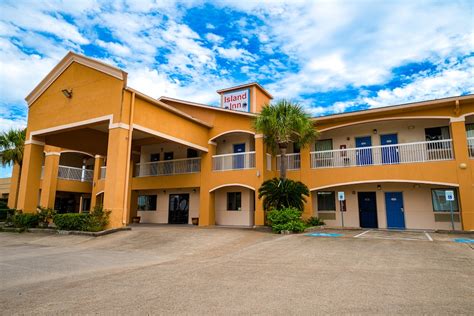 island inn hotel galveston texas  Breakfast included