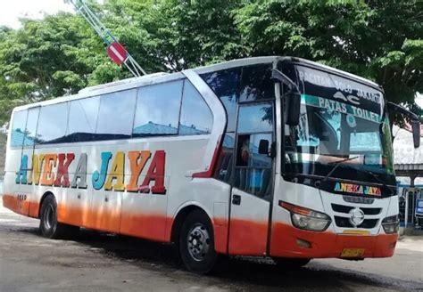 jadwal bus pacitan surabaya  Telp Agen