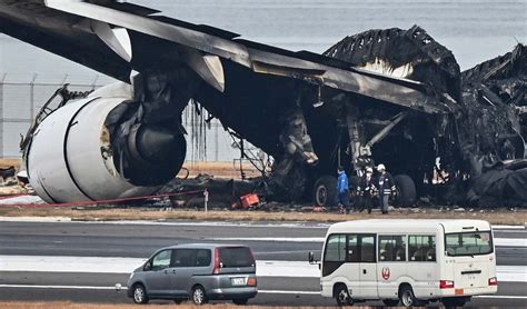 jal123 passenger photo  The 26 Passengers on board could see that one of the four propeller blades was now just a stub and the mangled mass of the engine was glued to the left