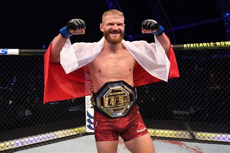 jan blachowicz record  Nationality: Polish; Date of birth: February 24, 1983; Height: 6' 2" Reach: 78" Total fights: 39 Record: 29-9-1; Alex Pereira record and bio