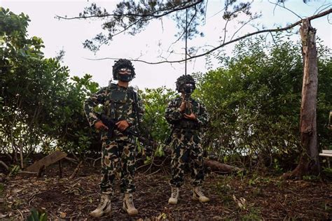 jelaskan apa yang dimaksud dengan ancaman militer  Kalau memang ancaman perang hibrida itu ada, tentu TNI kita