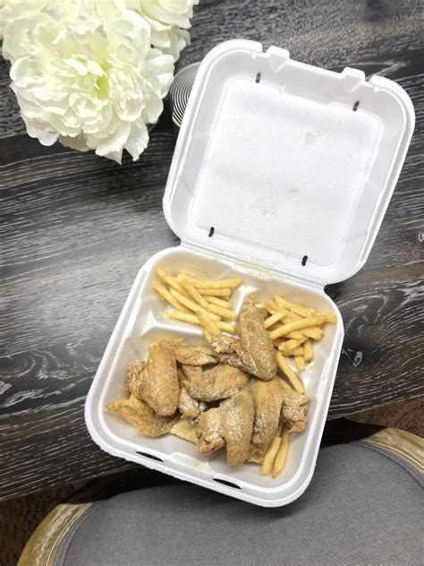 jjs waukegan  Navigation Order with Seamless to support your local restaurants! View menu and reviews for JJ Fish & Chicken in Waukegan, plus popular items & reviews