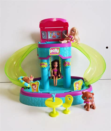 jogos da polly pocket na piscina  Polly Pocket resolveu virar uma rock star, para isso ela precisa de sua ajuda pa