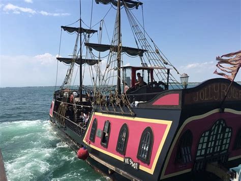 jolly roger pirate cruise at sea fotos  Unionmare Veneto