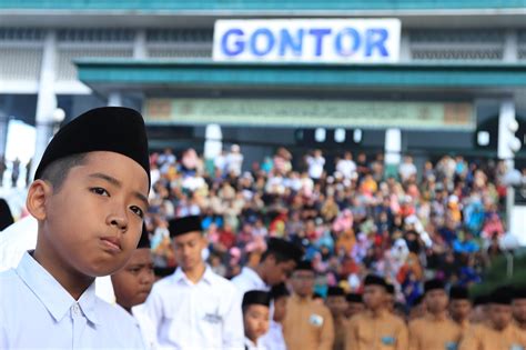 jumlah santri gontor  JUMLAH: 6