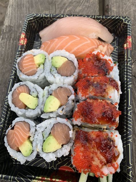 juzz sushi Groceries can be found at Rowe Farms - Leslieville which is nearby and you'll find Woodgreen Discount Parmacy only a 3 minute