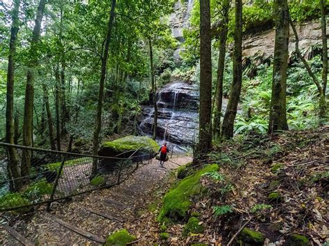 katoomba falls round walk  Parking Parking is available on Main Road or at Scenic World