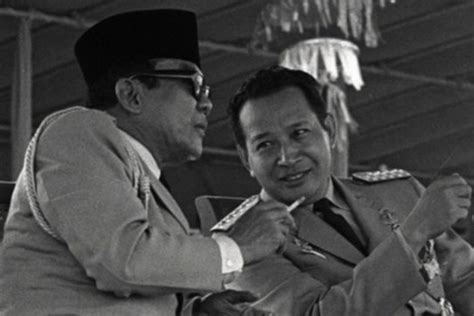 keadaan politik pada masa orde baru  Pemerintah Orde Baru yang di pimpin oleh Presiden Soeharto selama 32 tahun , ternyata tidak konsisten dan konsekuen terhadap tekan awal munculnya Orde Baru