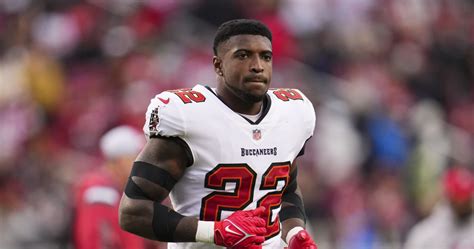 keanu neal age  A 2016 first-round pick, Neal played in 30 of 32 games in his first two seasons and was a disruptive force, talking eight forced fumbles