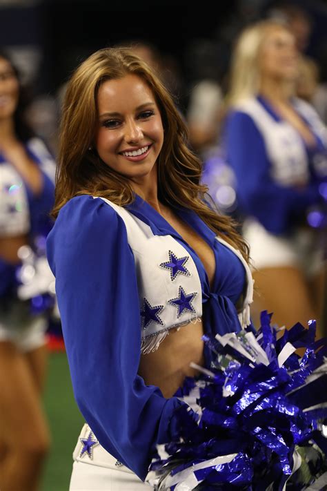 kelly mcgonigal dallas cowboys cheerleaders The Dallas Cowboys Cheerleaders were the innovators of professional cheerleading, and among the seven women that were chosen for the 1972-73 season was Vonceil Baker