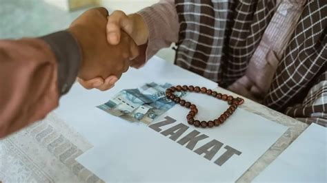 kepada siapa zakat fitrah diberikan  Anak yatim boleh menerima zakat fitrah jika tergolong fakir dan miskin