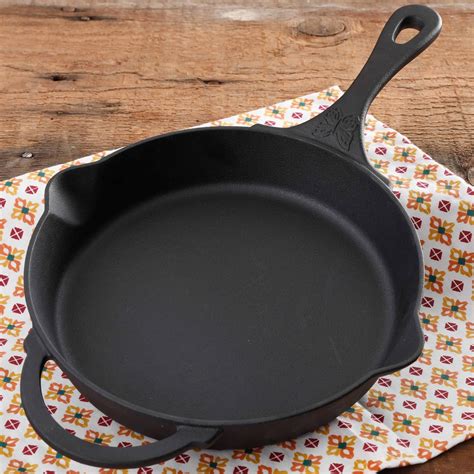 khq cast iron skillet  This heavy pan will hold heat well, brown nicely and cook evenly