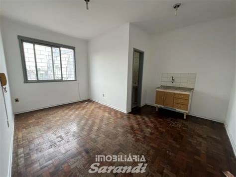 kitnet para alugar sarandi  sala com espaço aberto nos fundos e com mezanino! referência: 6410000361excelente salão comercial, localizada na rua castro alves em sarandi-pr