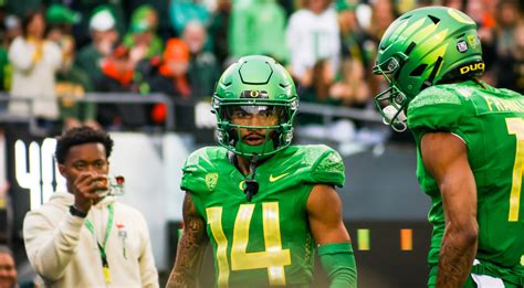 kris hutson oregon  Oregon has some depth to build among its receiving corps behind veterans Troy Franklin and Kris Hutson