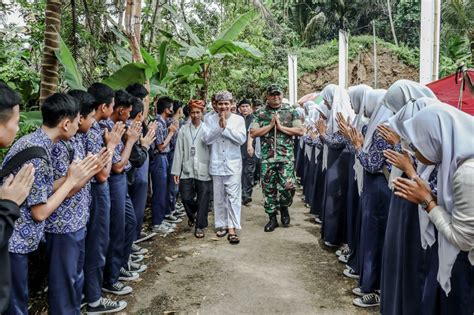 ku naon pangna masarakat kampung kuta ragrag  Bogor