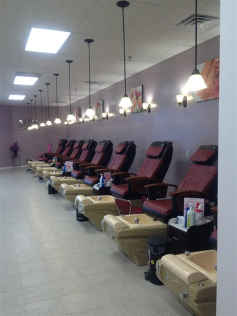 l.a. nails bloomington reviews  Mane Change Hair Design