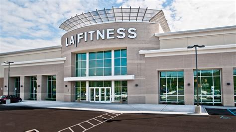 la fitness gym  Enjoy access to your local spacious gym, state-of-the-art equipment, free-weight area, contactless check-in and more