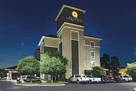 la quinta inn and suites texas city Located off Interstate 95, this Stamford, Connecticut hotel features an on-site restaurant and an indoor swimming pool