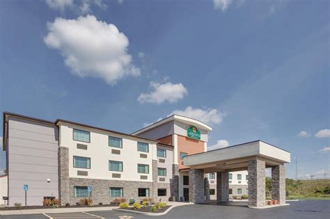 la quinta inn suites by wyndham batavia batavia About La Quinta Inn & Suites by Wyndham Batavia Hotel Room You’ll have a private room with all the hotel’s amenities Clean and Tidy This stay has listed several different