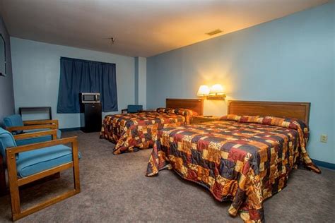 lafayette inn moundsville wv  (724) 941-6288