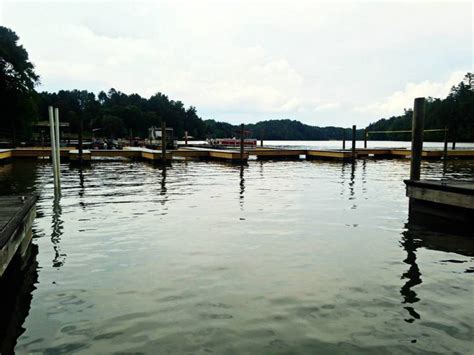 lake hickory boat rentals Location