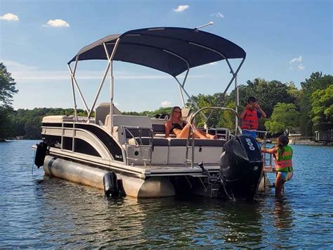 lake wylie pontoon boat rental  Cruises From The Blue Parrot