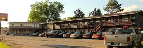 lakeshore motor inn virginia mn  404 N 6th Ave